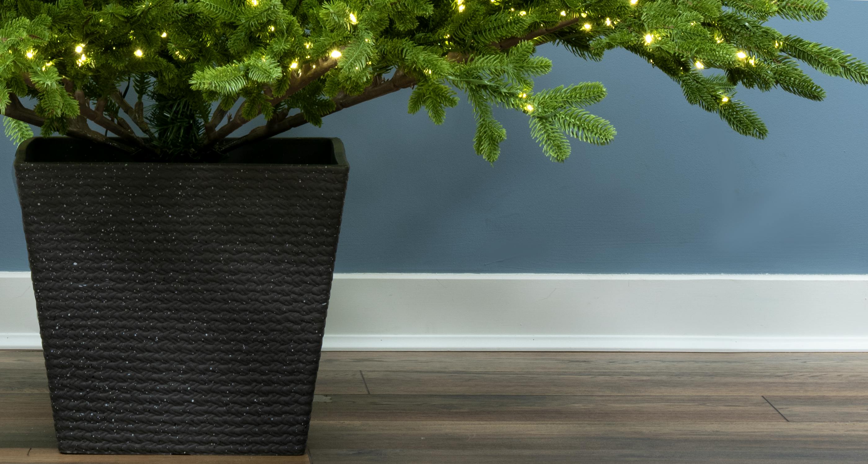 Adjustable Black Weighted Pot Tree Stand