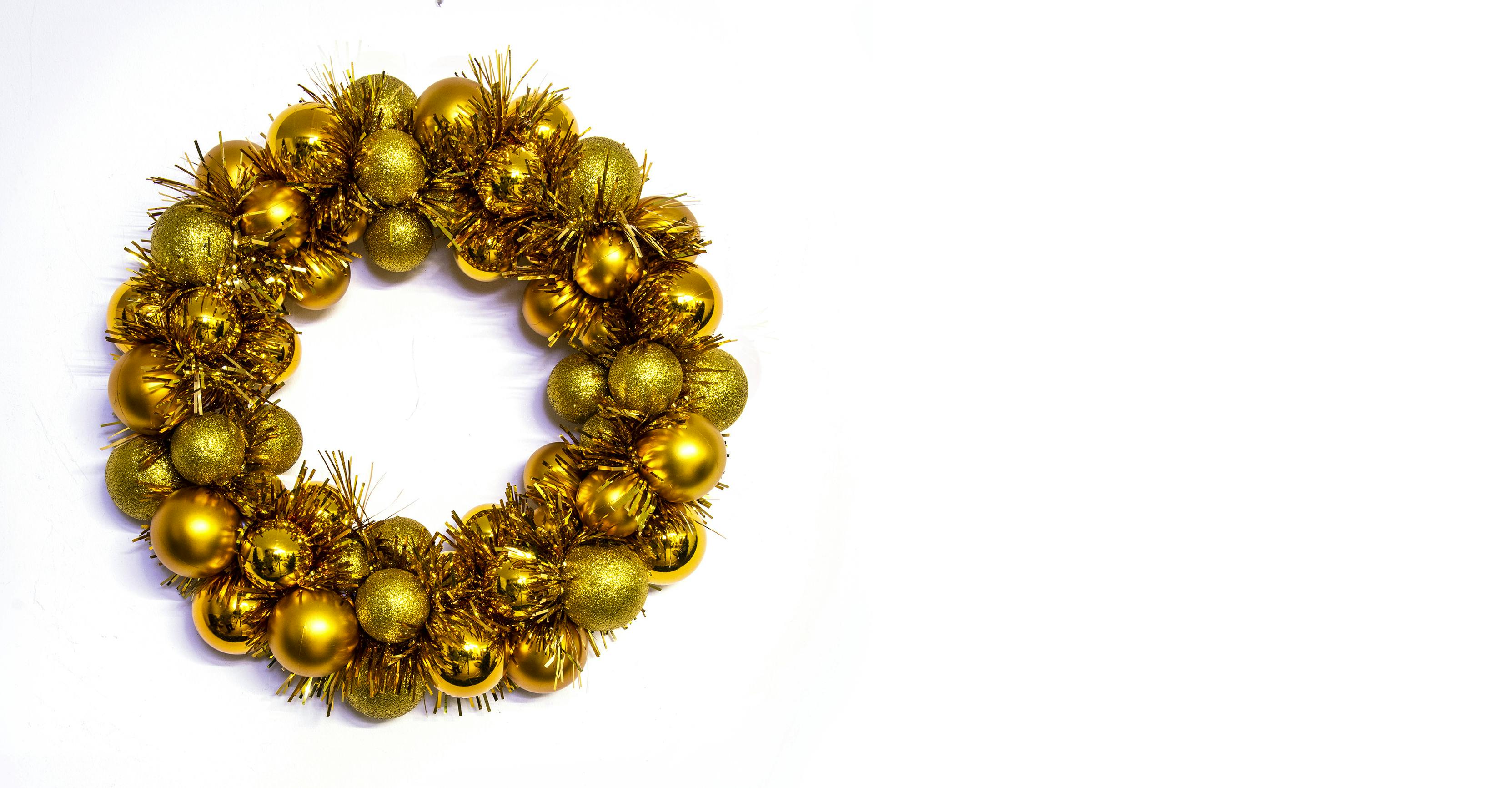 33cm Gold Shatterproof Bauble Wreath