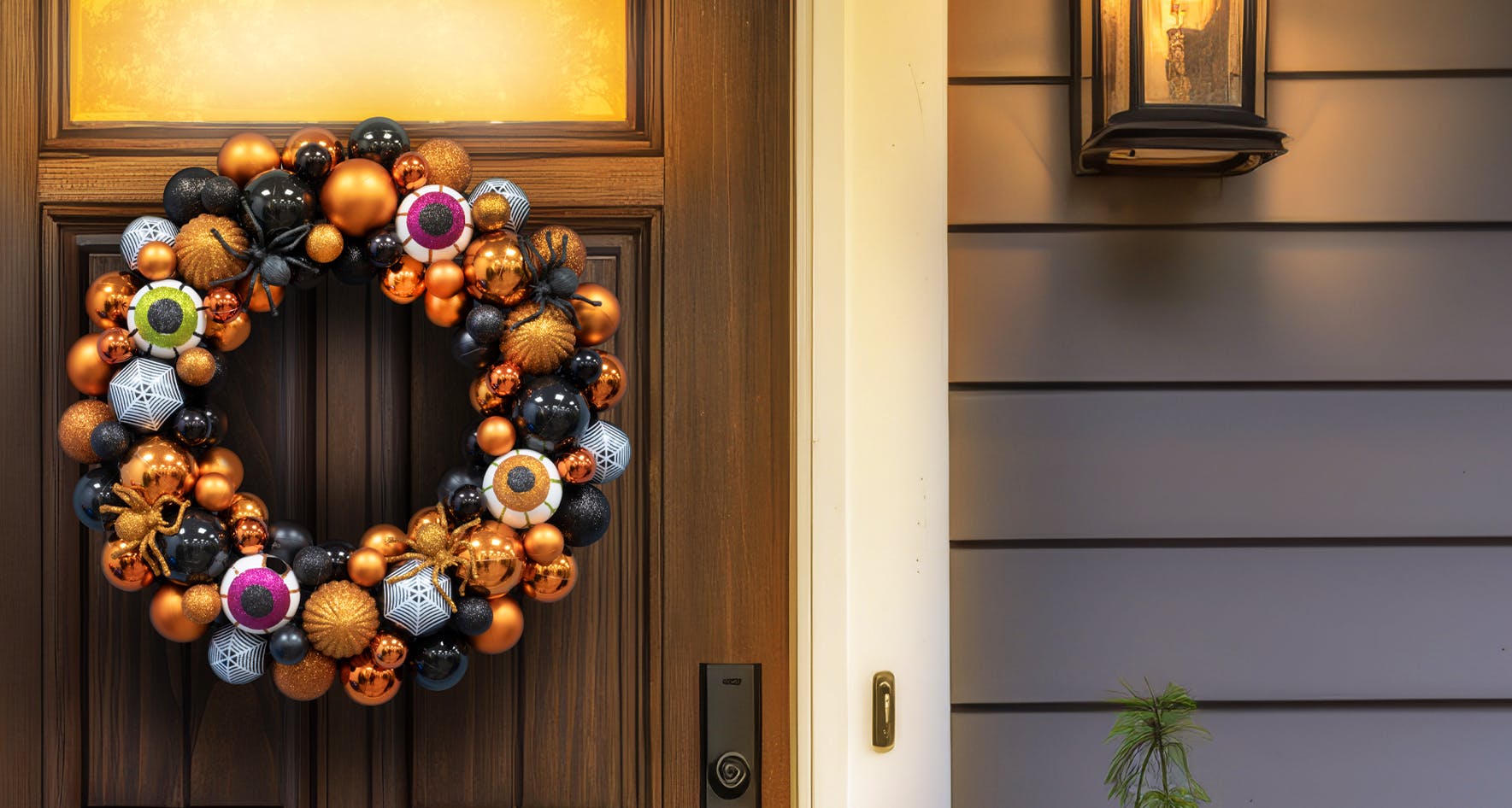 40cm Halloween Bauble Wreath - Eyeball