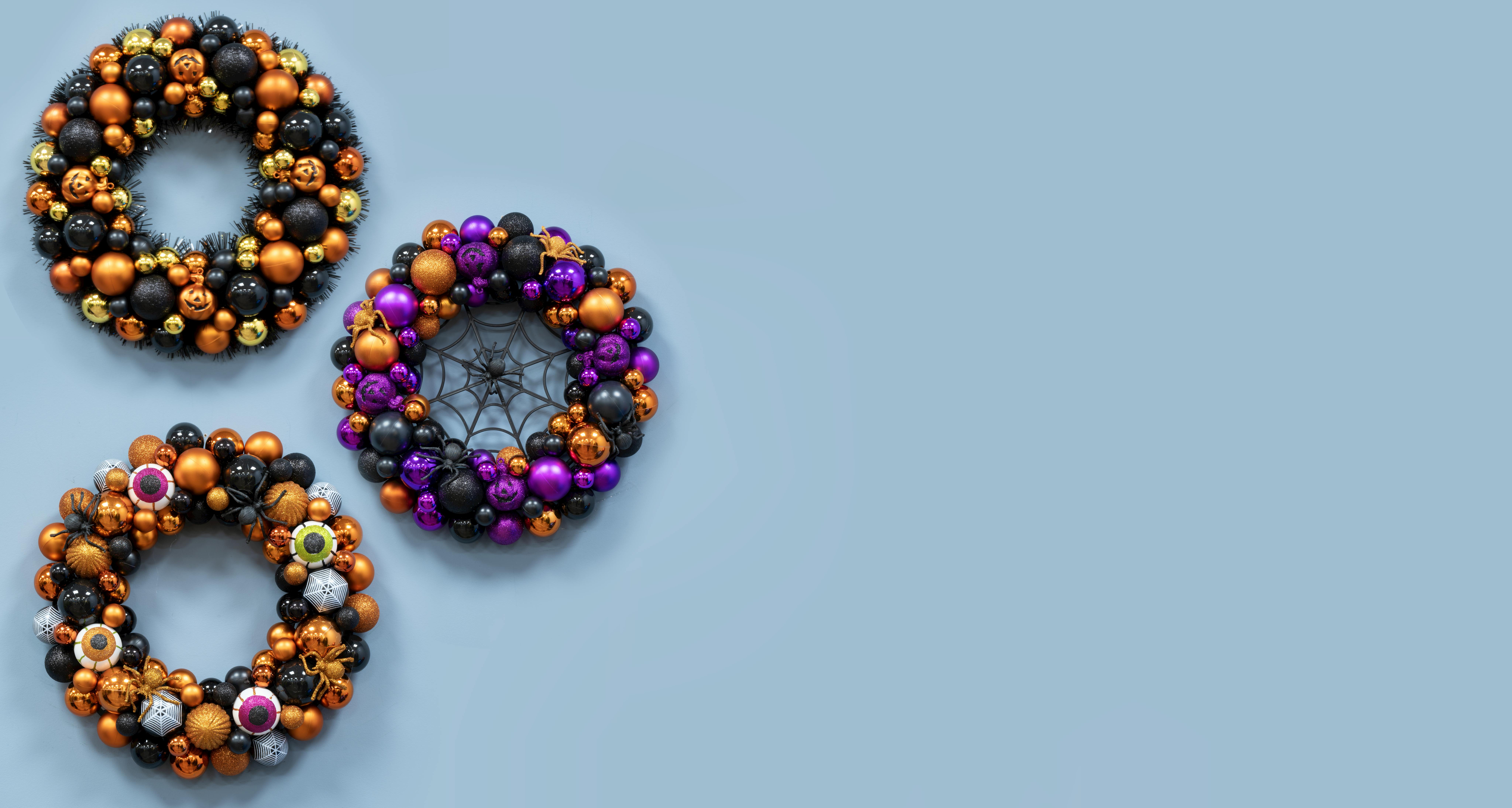 40cm Halloween Bauble Wreath (3 Themes)