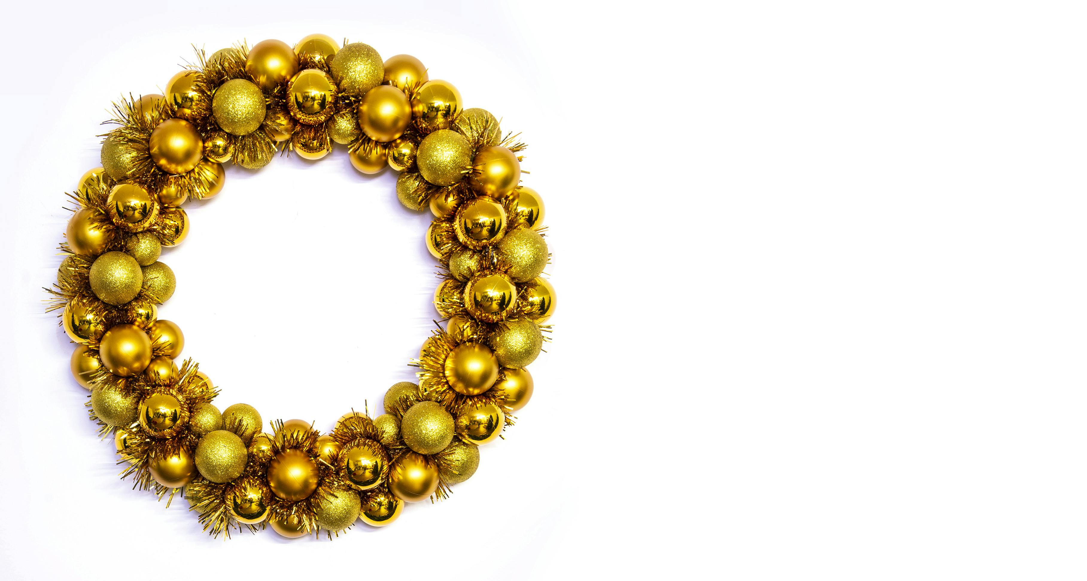 56cm Gold Shatterproof Bauble Wreath