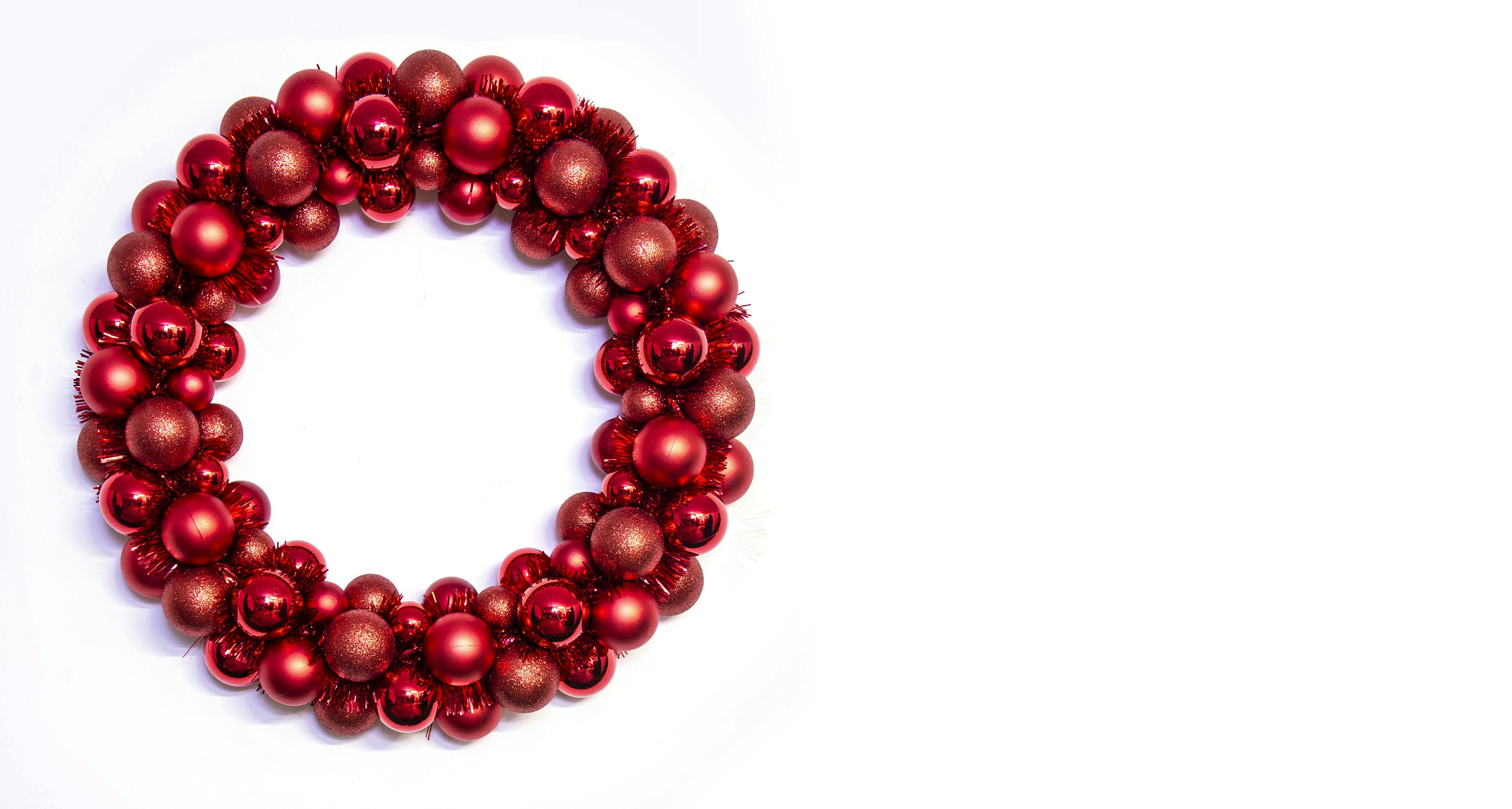 56cm Red Shatterproof Bauble Wreath