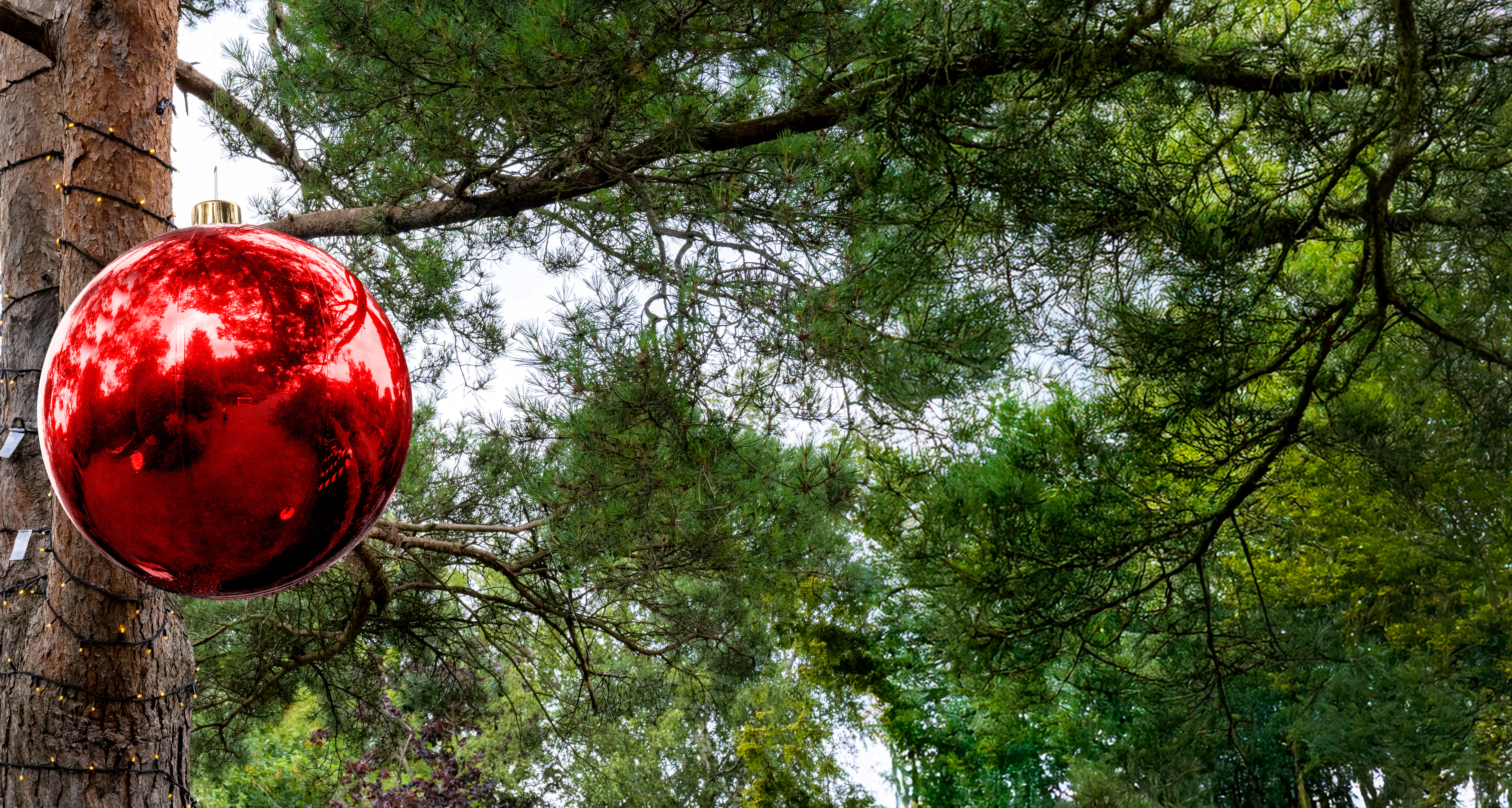 80cm Metallic Red Inflatable Mirror Ball