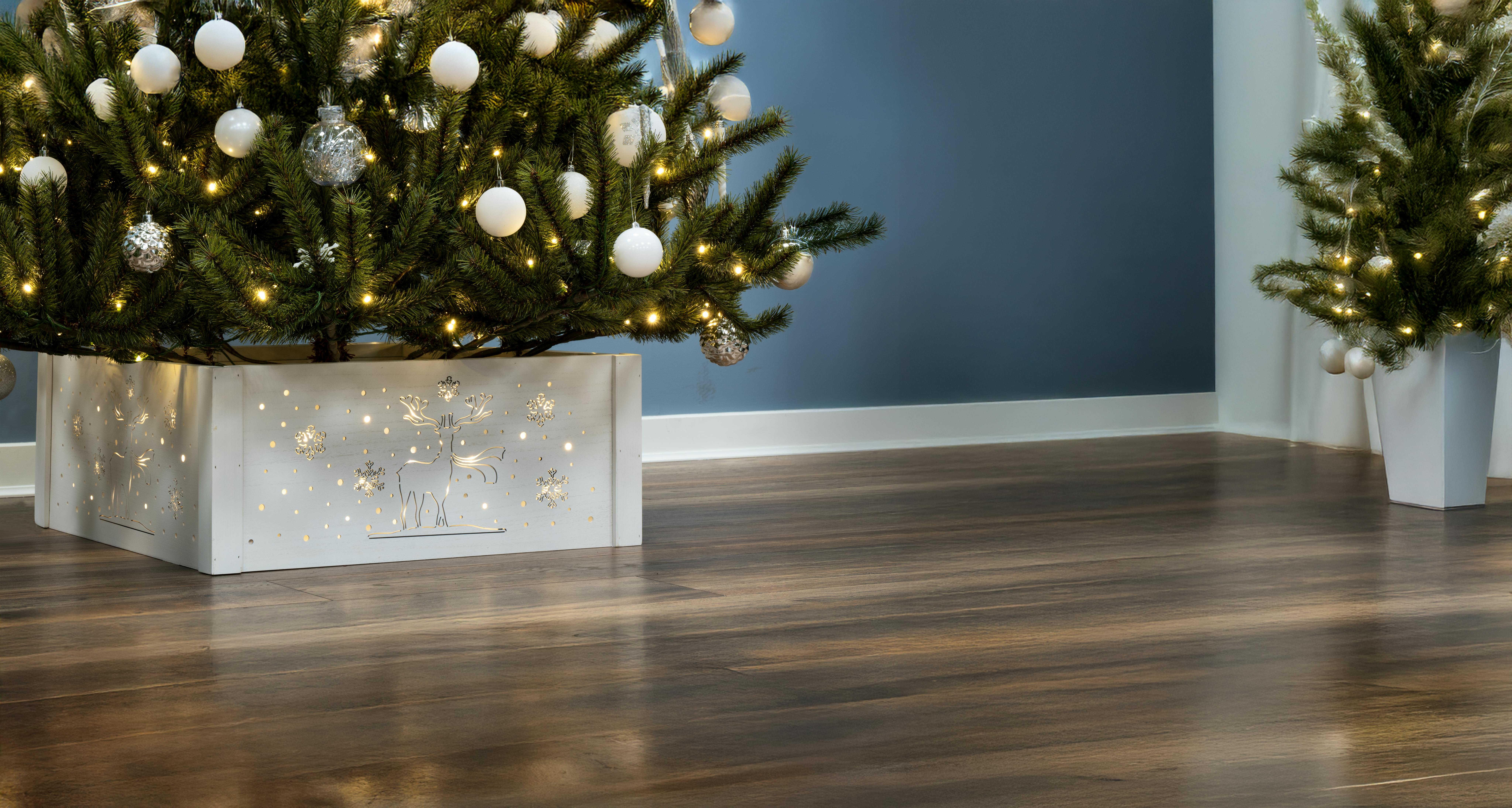 Pre-lit Large White Wooden Christmas Tree Skirt - Reindeer & Snowflake Scene