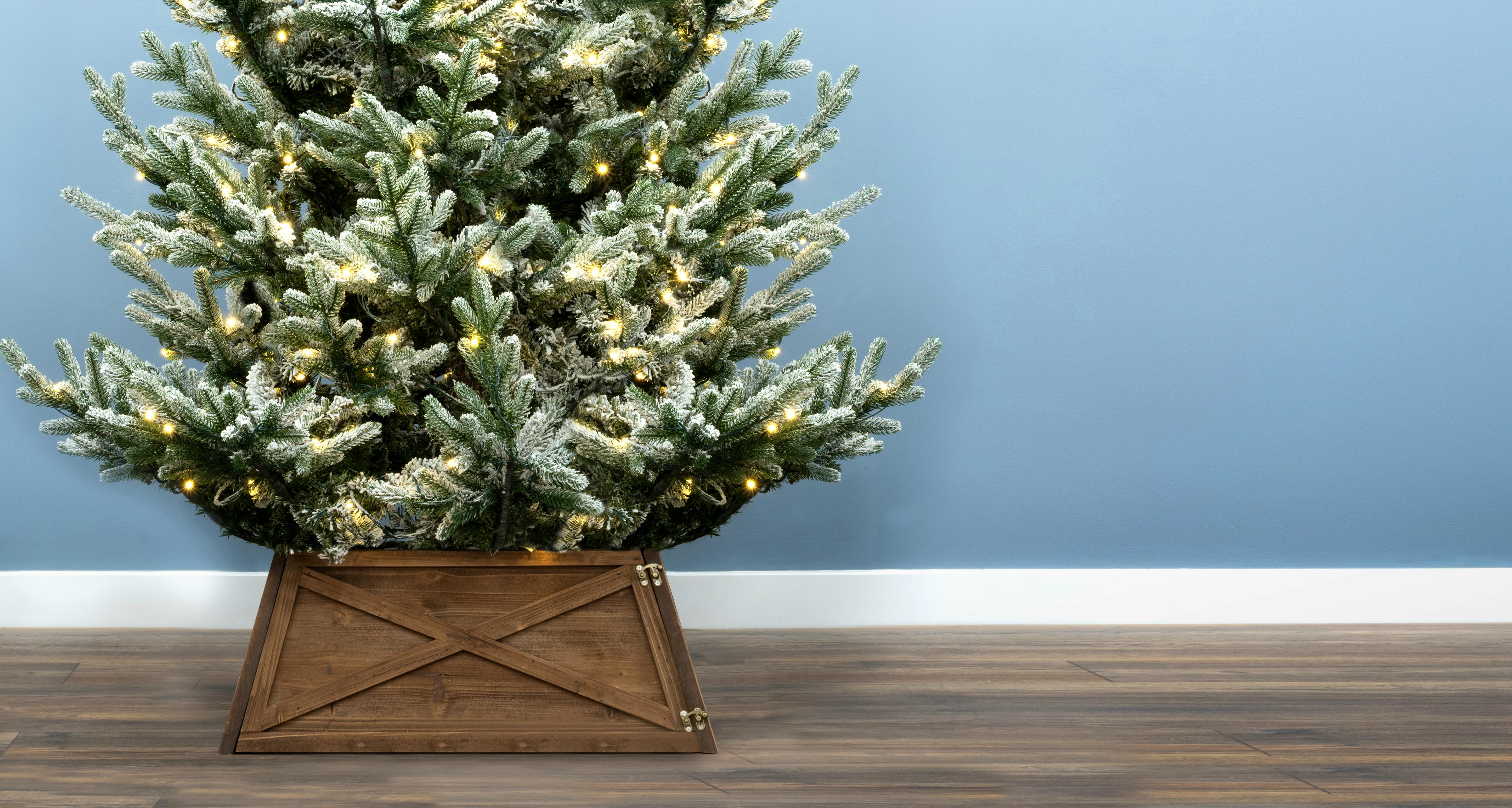 Natural Brown Wooden Christmas Tree Skirt (Fits 7ft-9ft Trees)