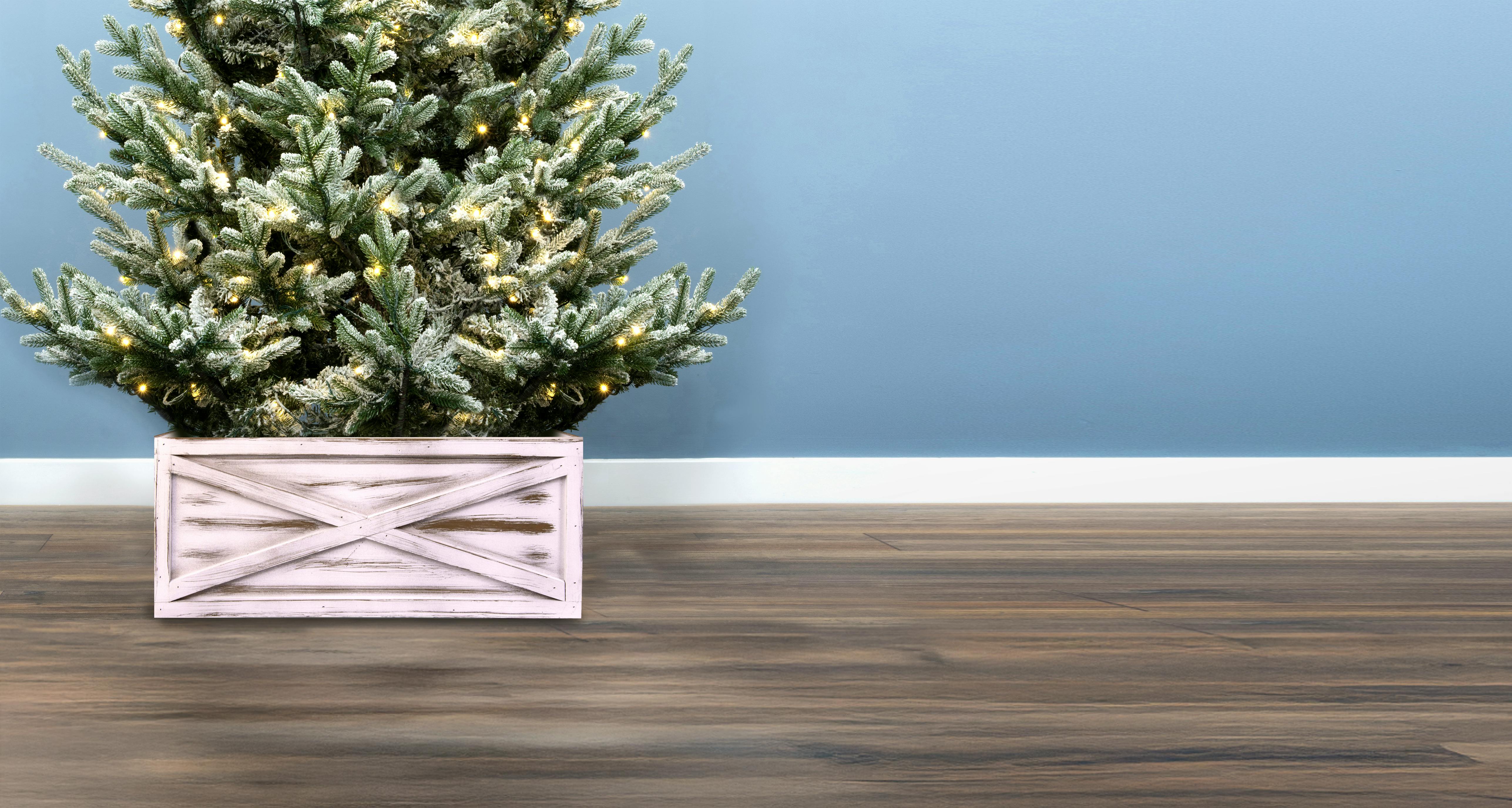 Brushed White & Gold Wooden Christmas Tree Skirt (Fits 7ft-8ft Trees)