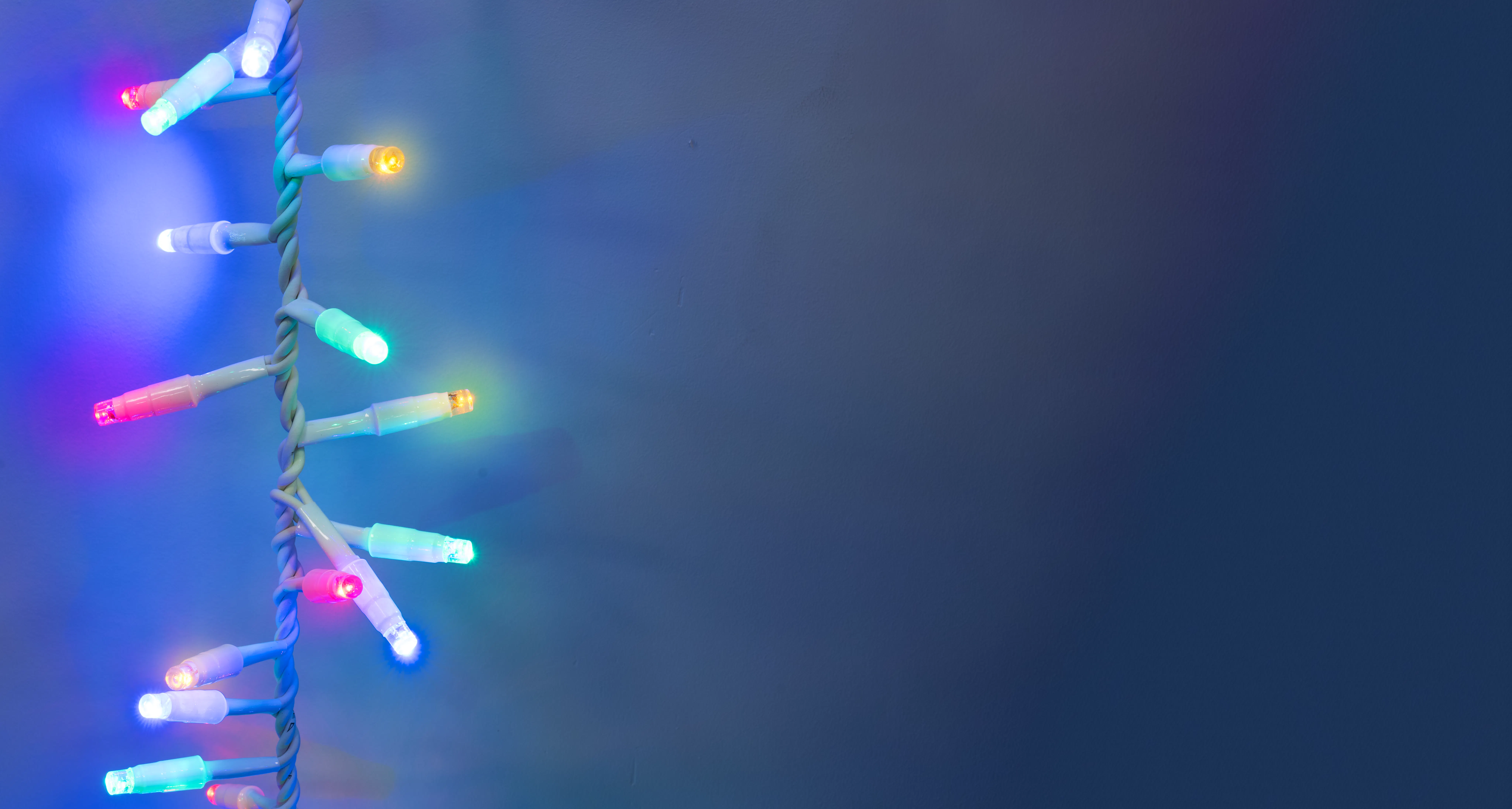 Crownvine 5m Cluster Lights Starter Set - 250 LEDs Multicolour - White Rubber Cable