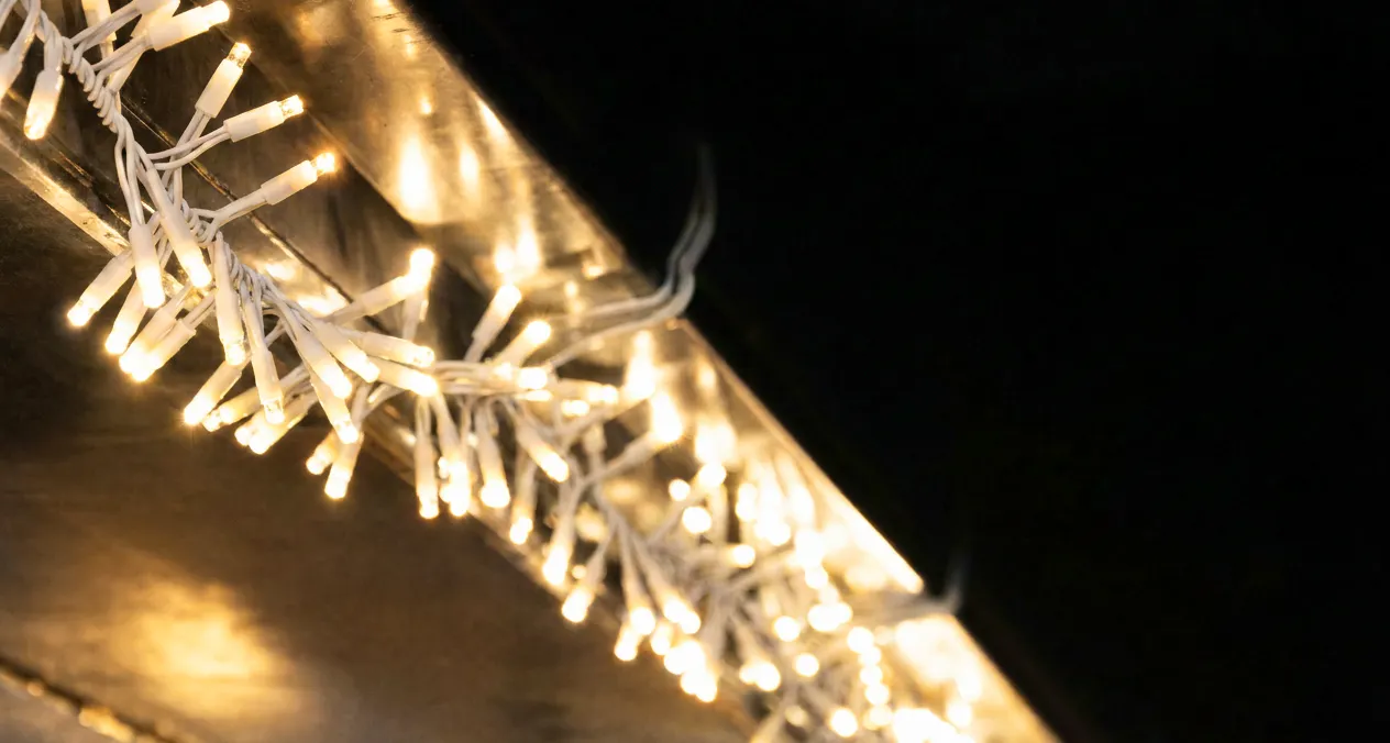 Crownvine Connectable Warm White Cluster Lights - White Rubber Cable - Multiple Lengths