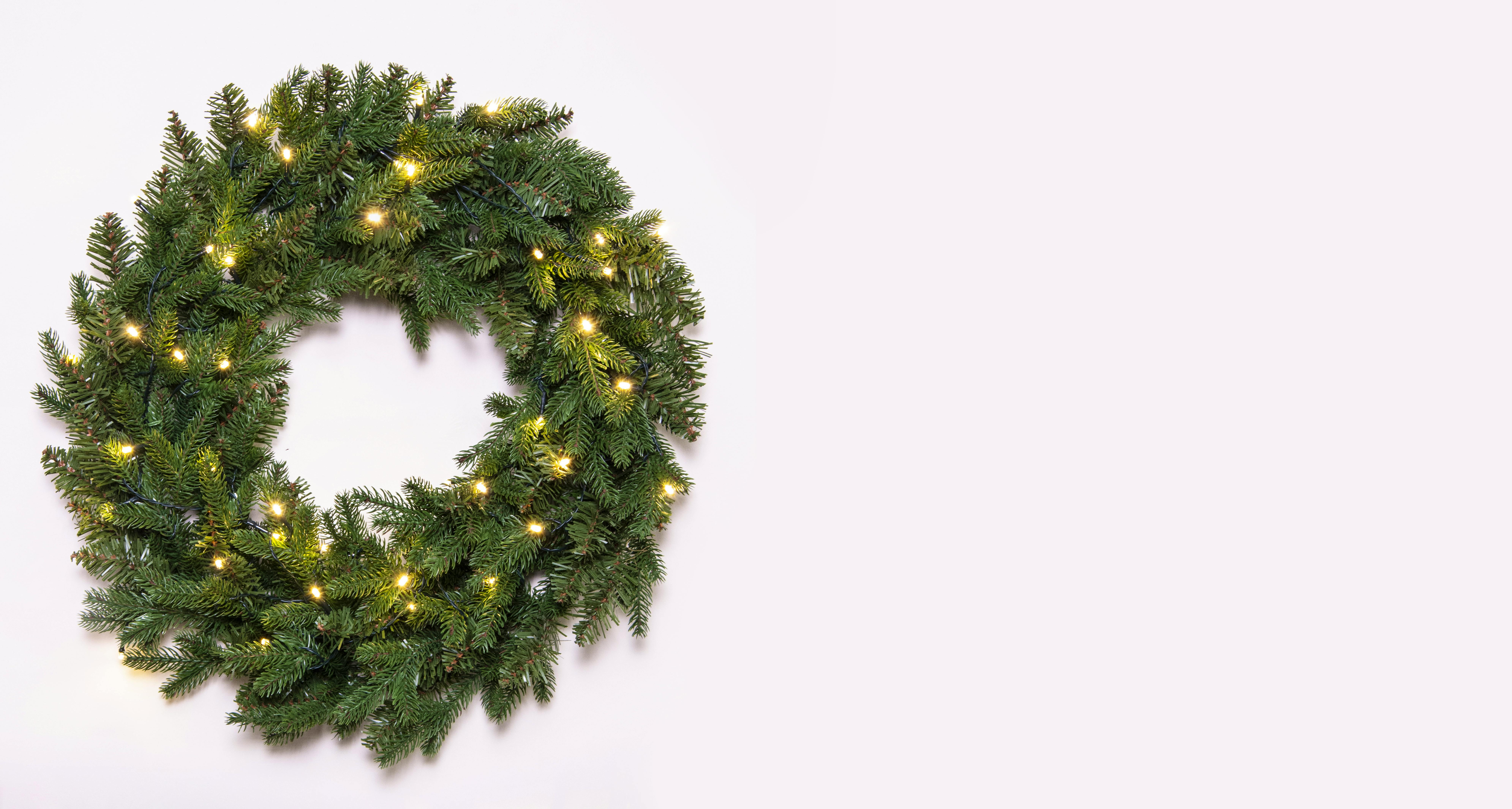 The 60cm Pre-lit Vivace Pine Wreath