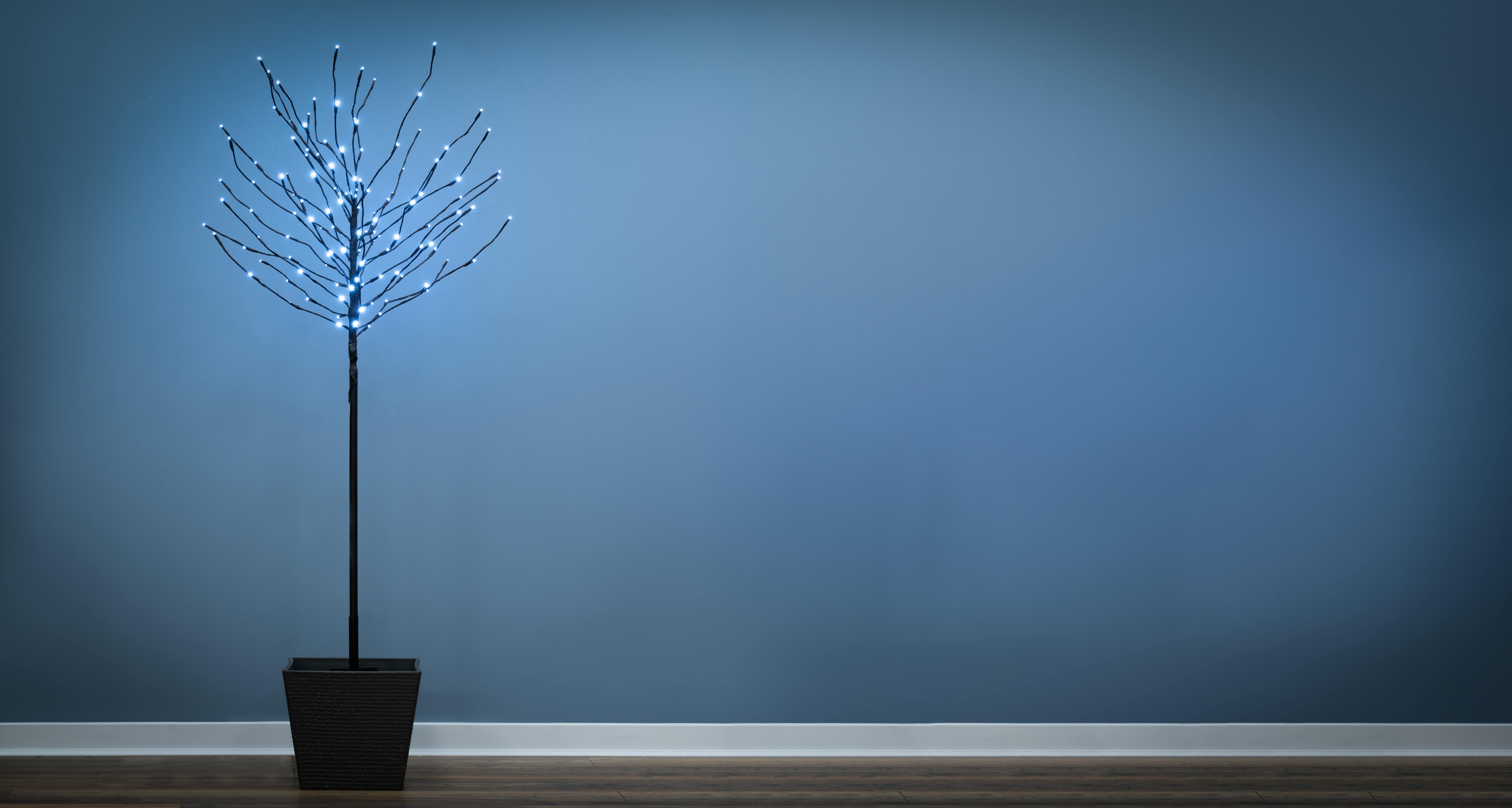 The 5ft/150cm White Twinkling LED Twig Tree