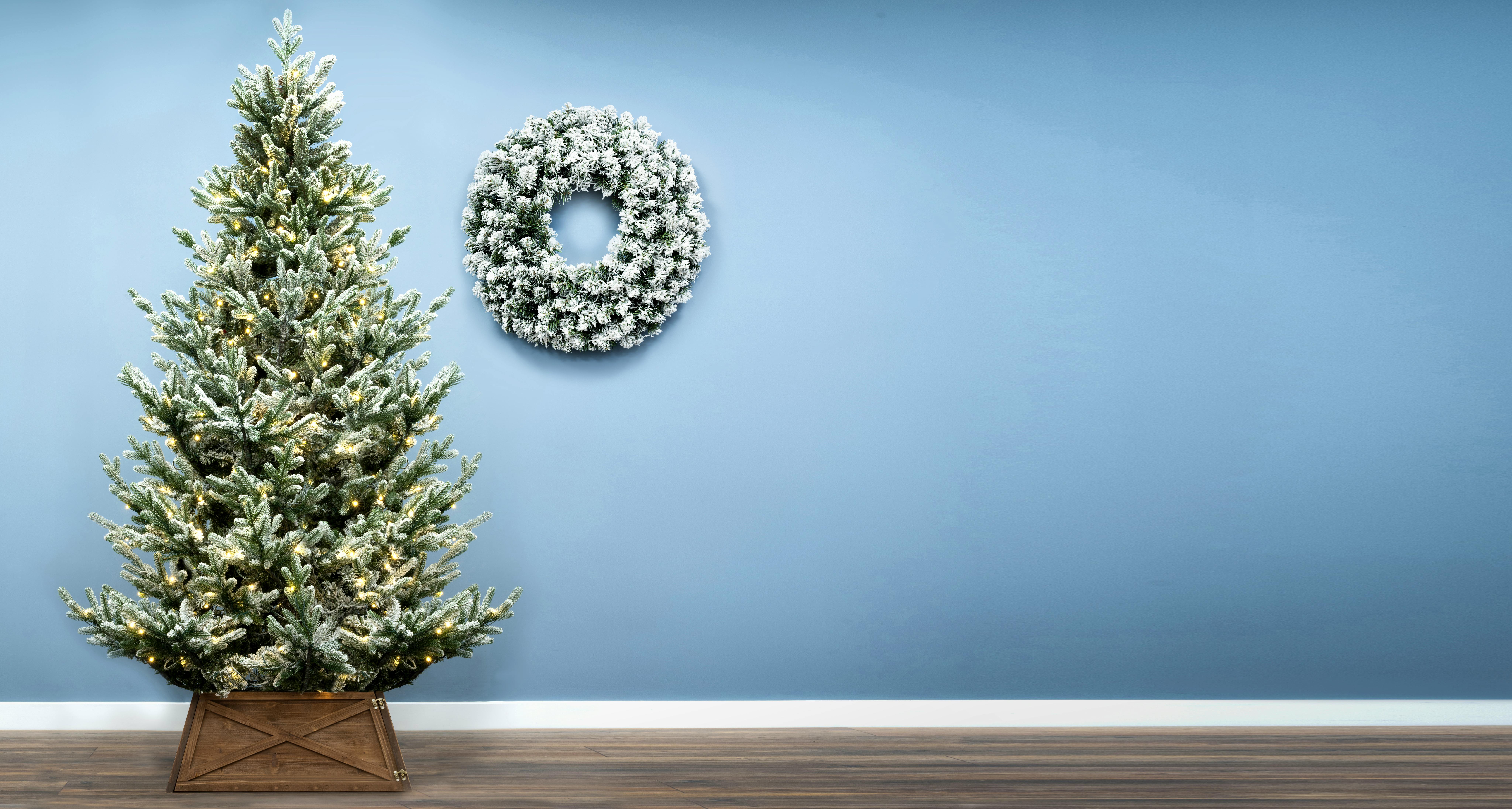 The 9ft Pre-lit Frosted Ultra Mountain Pine