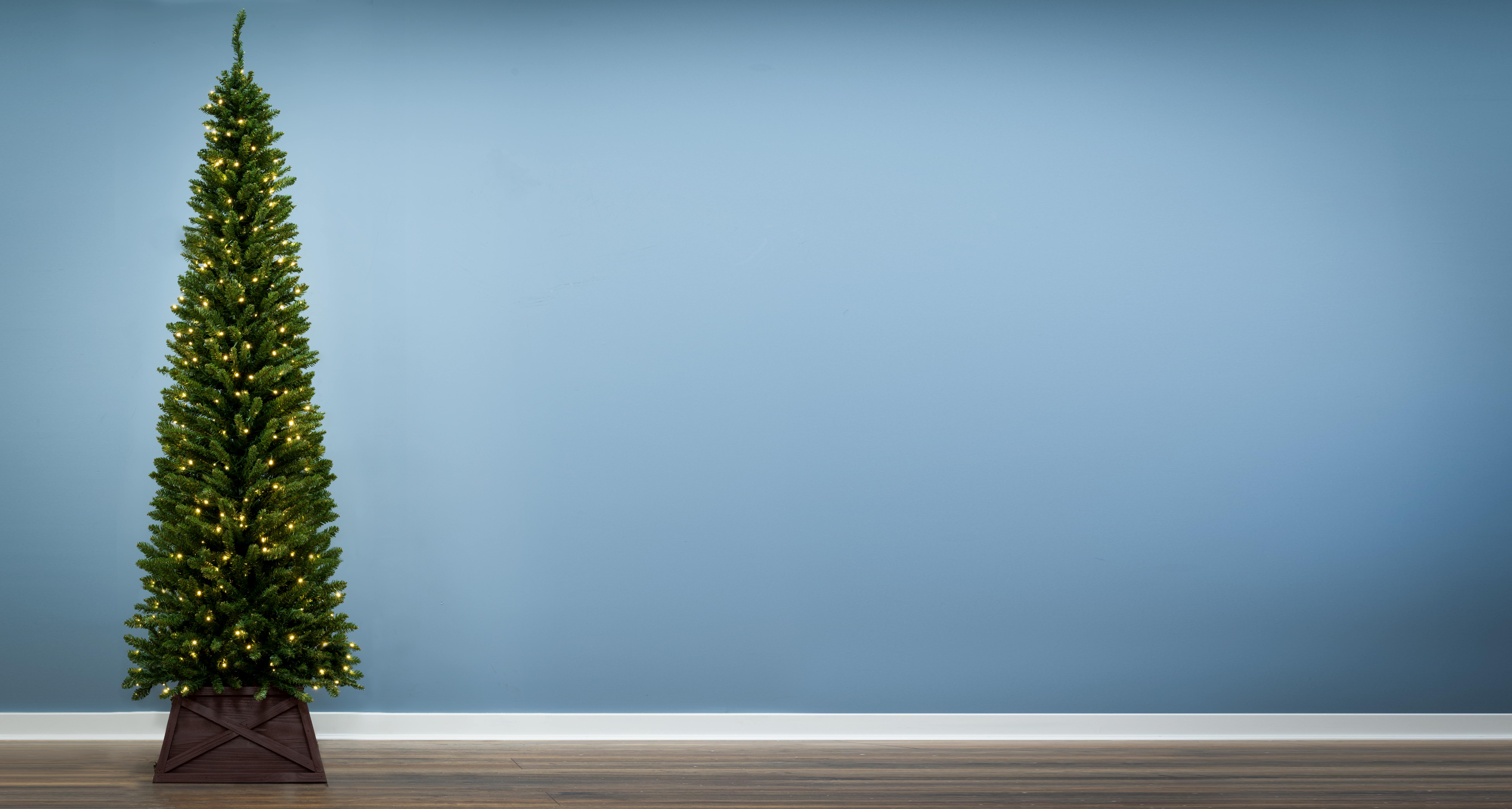 The Pre-lit 7ft Green Italian Pencilimo Tree and Bag Bundle