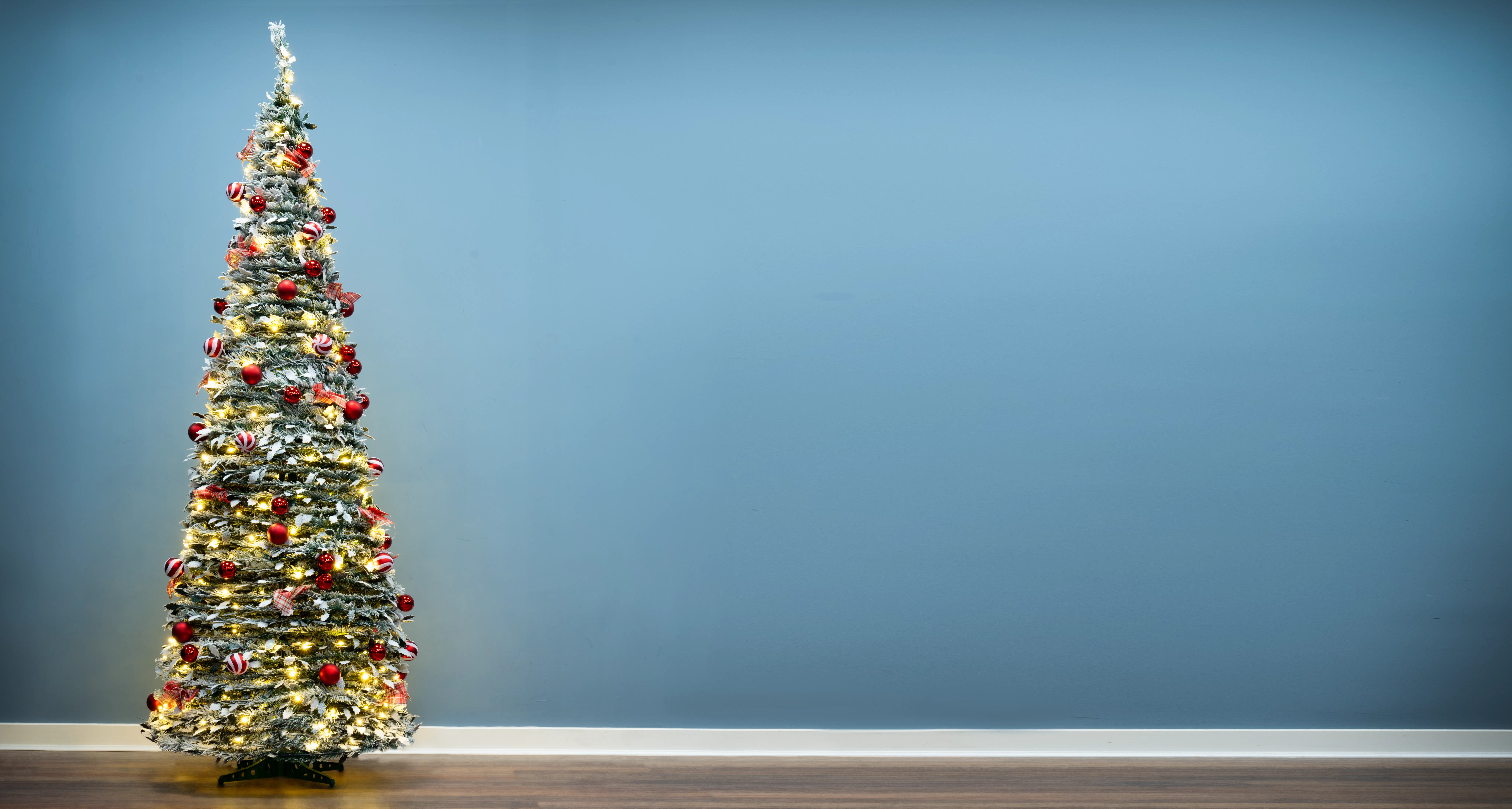 The Pre-lit & Decorated Flocked Pop-up Tree (4ft - 7ft)