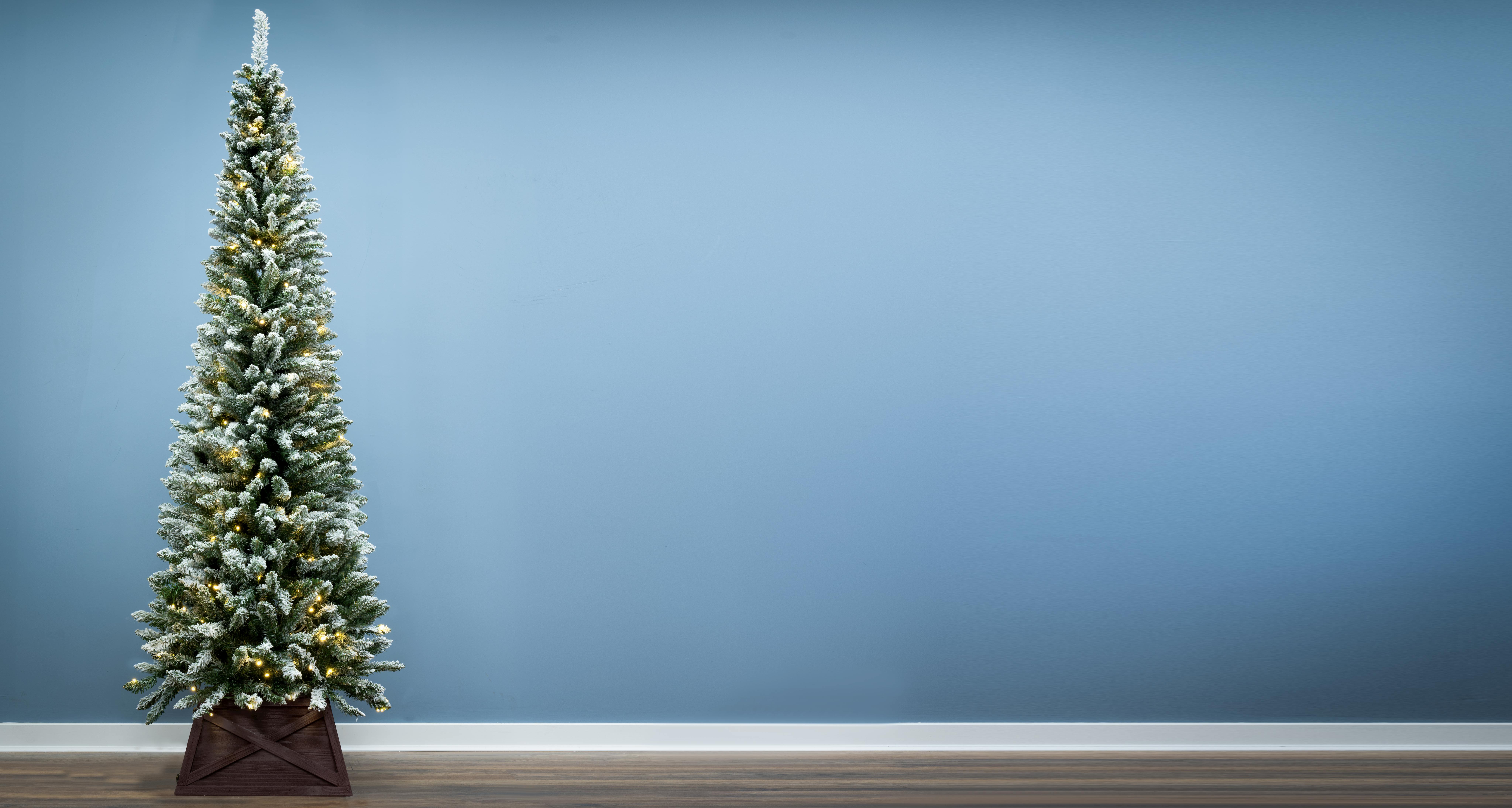 The Pre-lit 7ft Snowy Pencil Tree