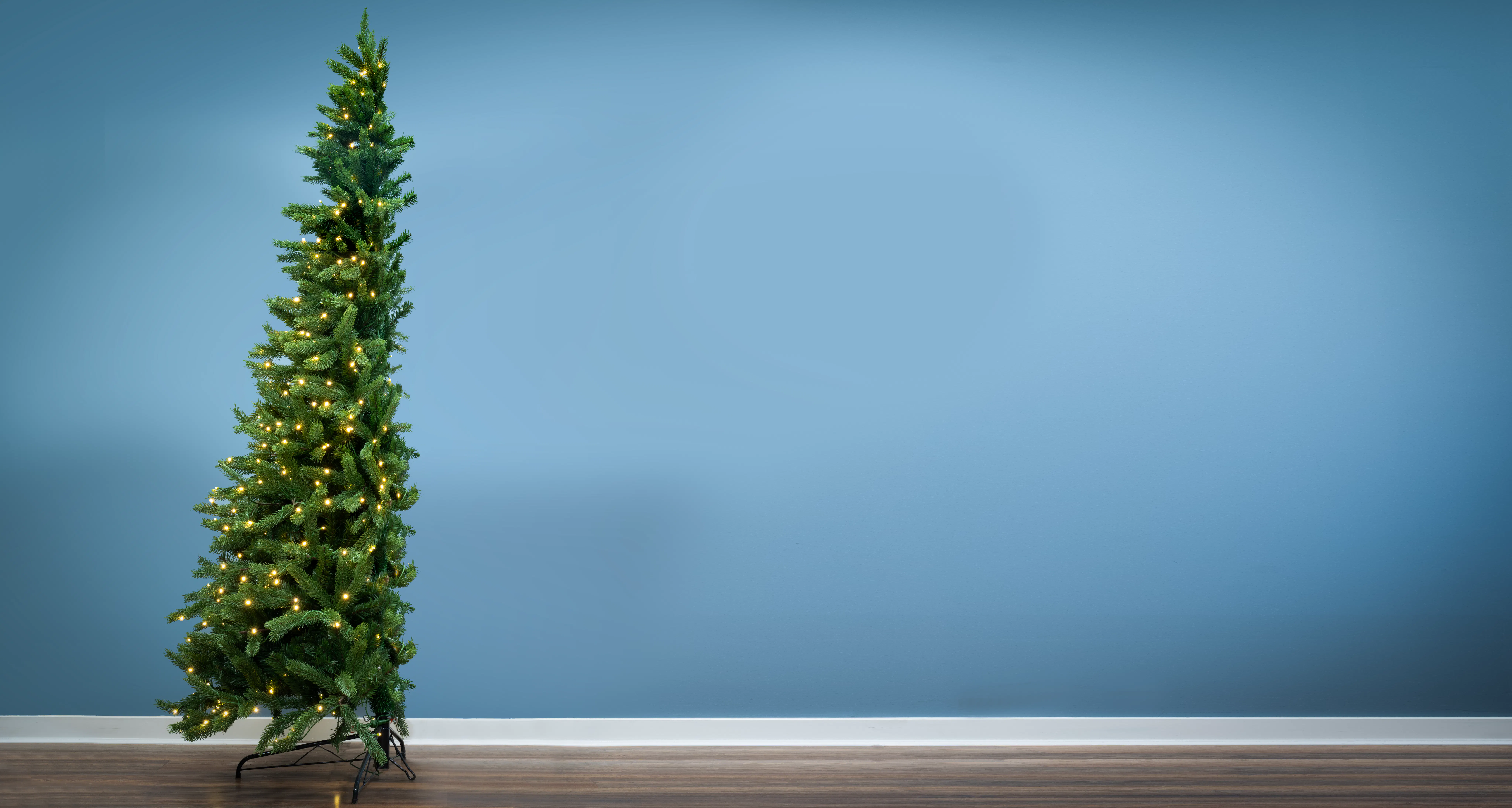 The 8ft Pre-lit Ultra Devonshire Half Tree Warm White Lights