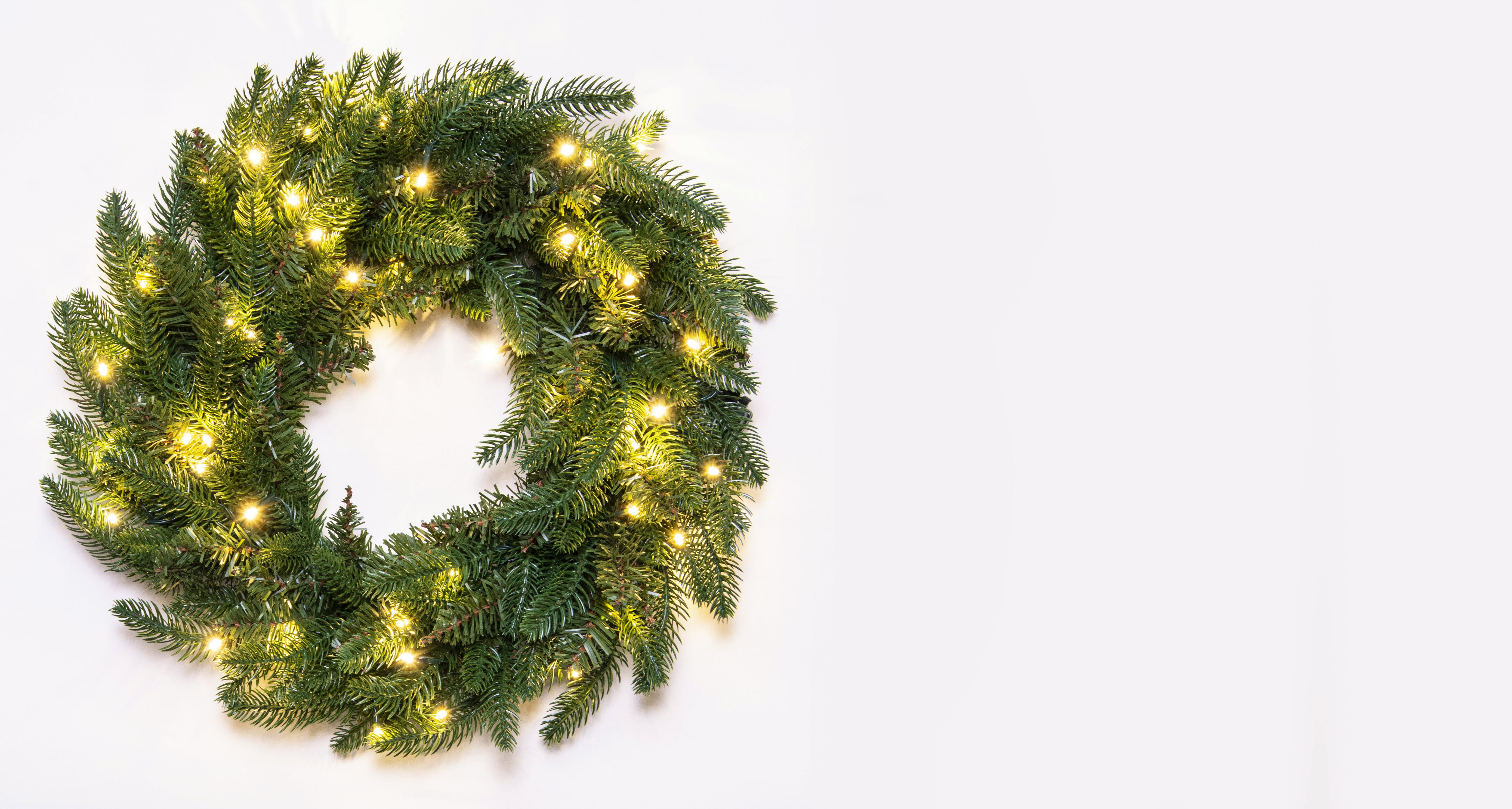 The 50cm Pre-lit Ultra Mixed Pine Wreath
