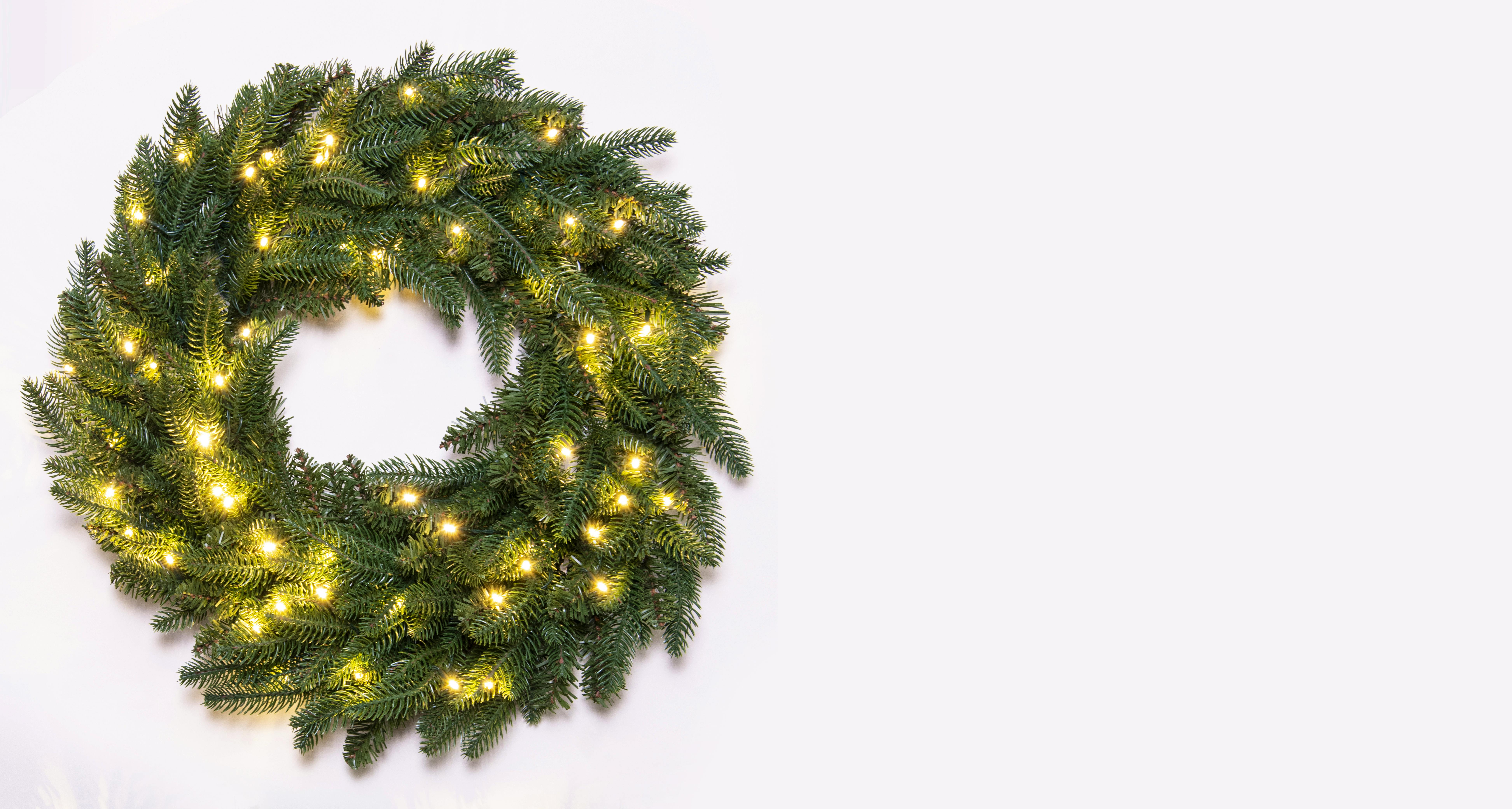 The Pre-lit Ultra Mixed Pine Wreath (50cm-60cm)