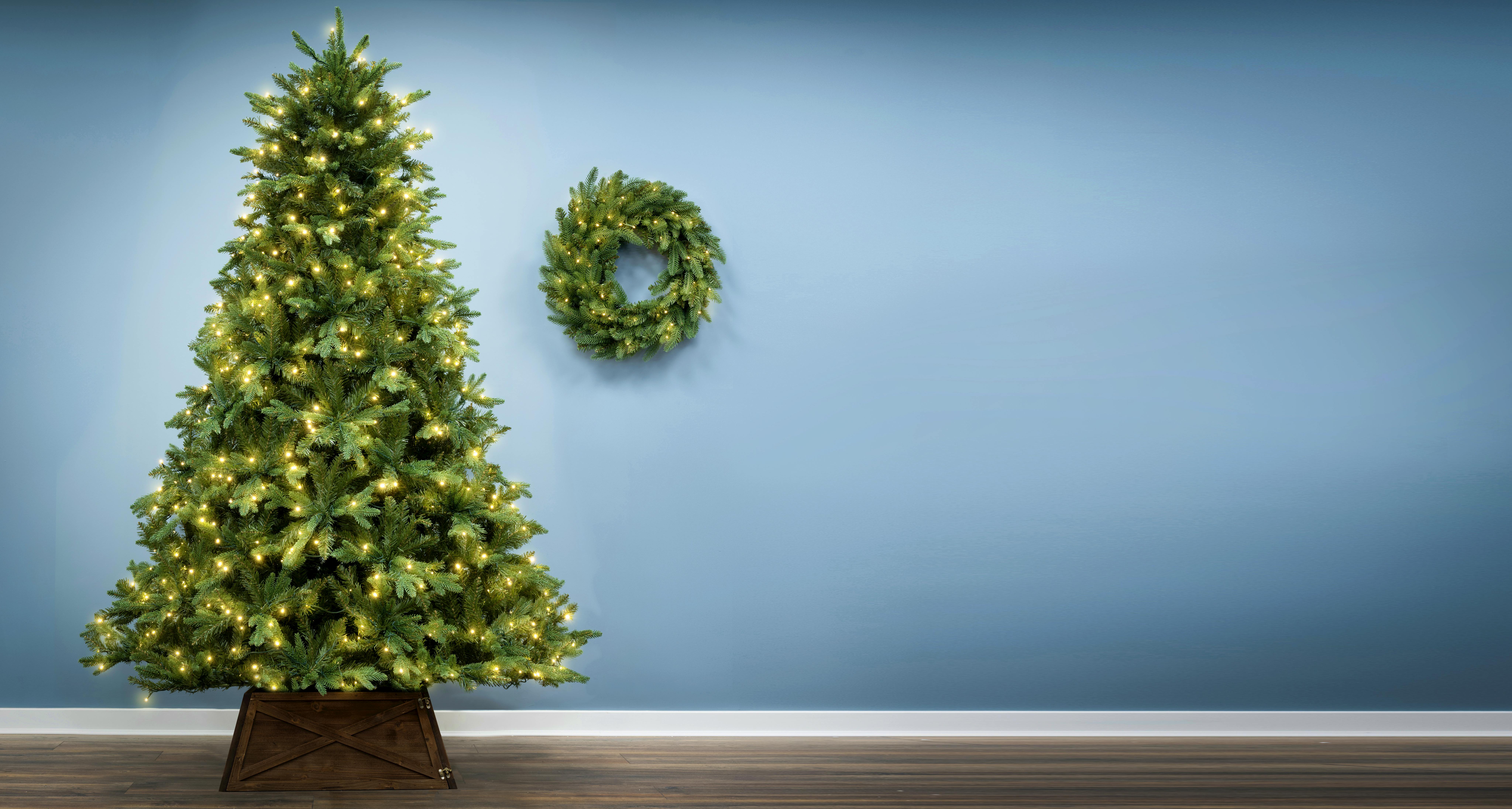 The 7ft Pre-lit Woodland Pine Tree
