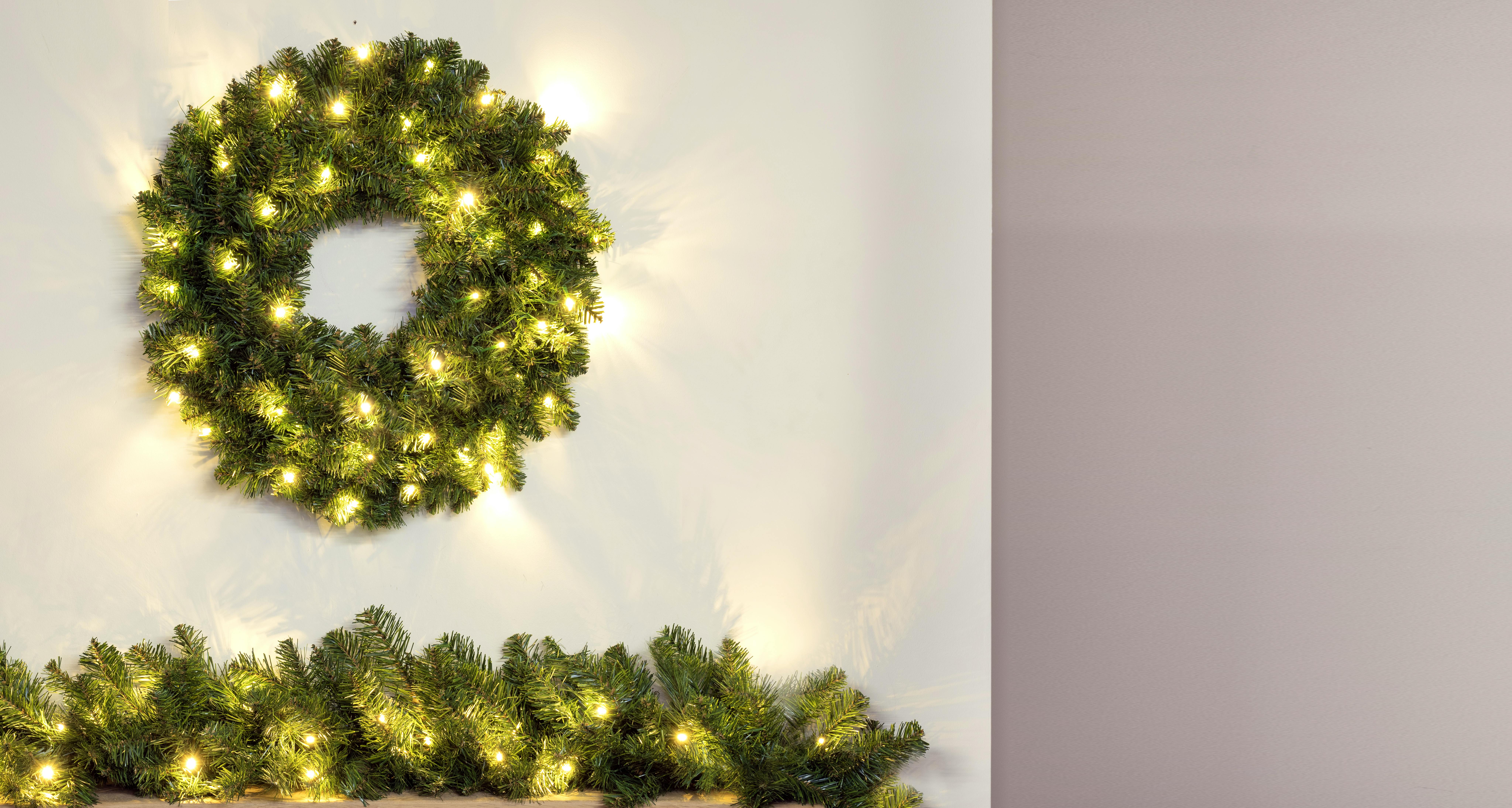 60cm Pre-lit Extra Thick Arbor Vitae Wreath