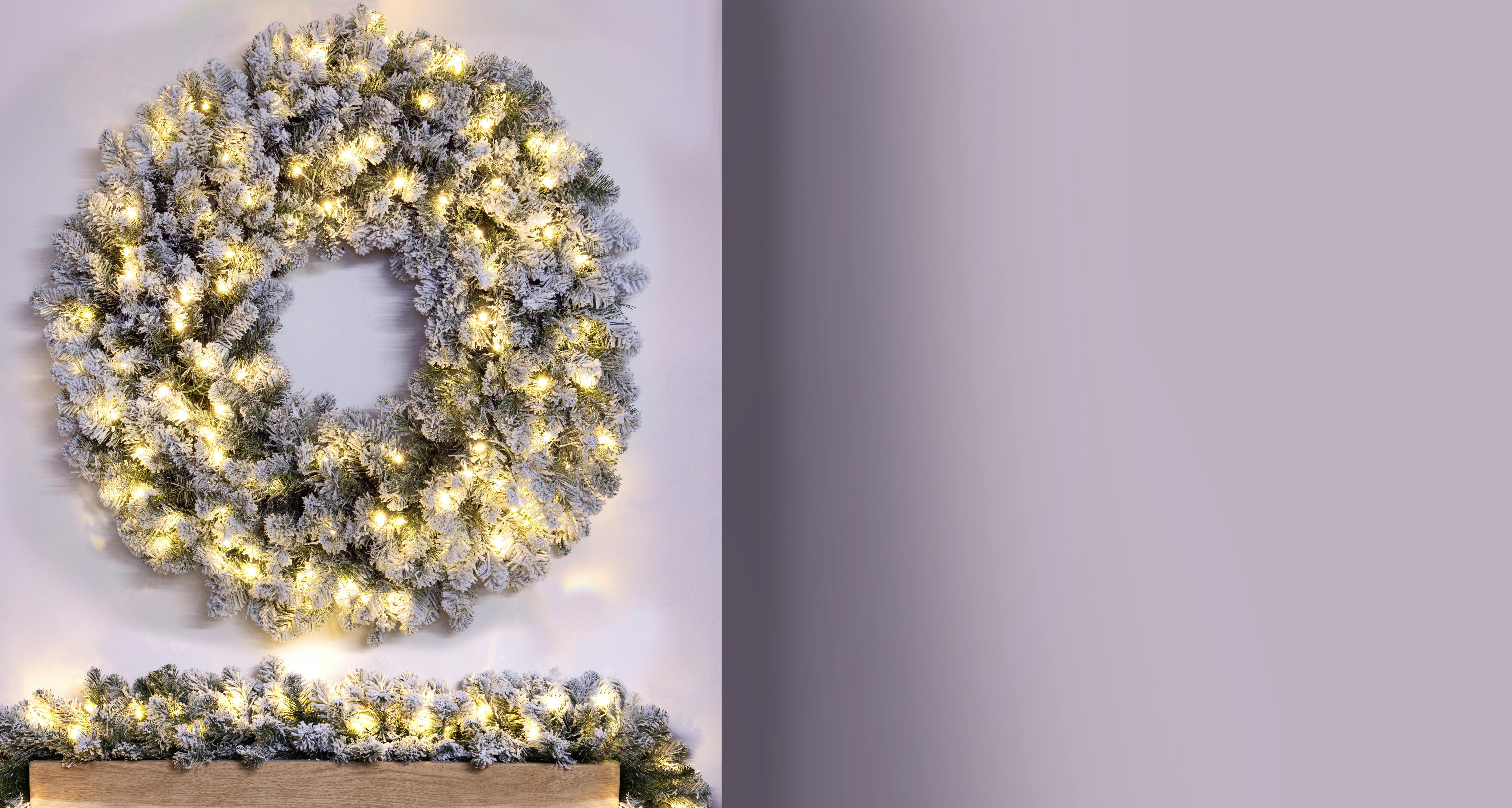 120cm Pre-lit Flocked Extra Thick Arbor Vitae Wreath