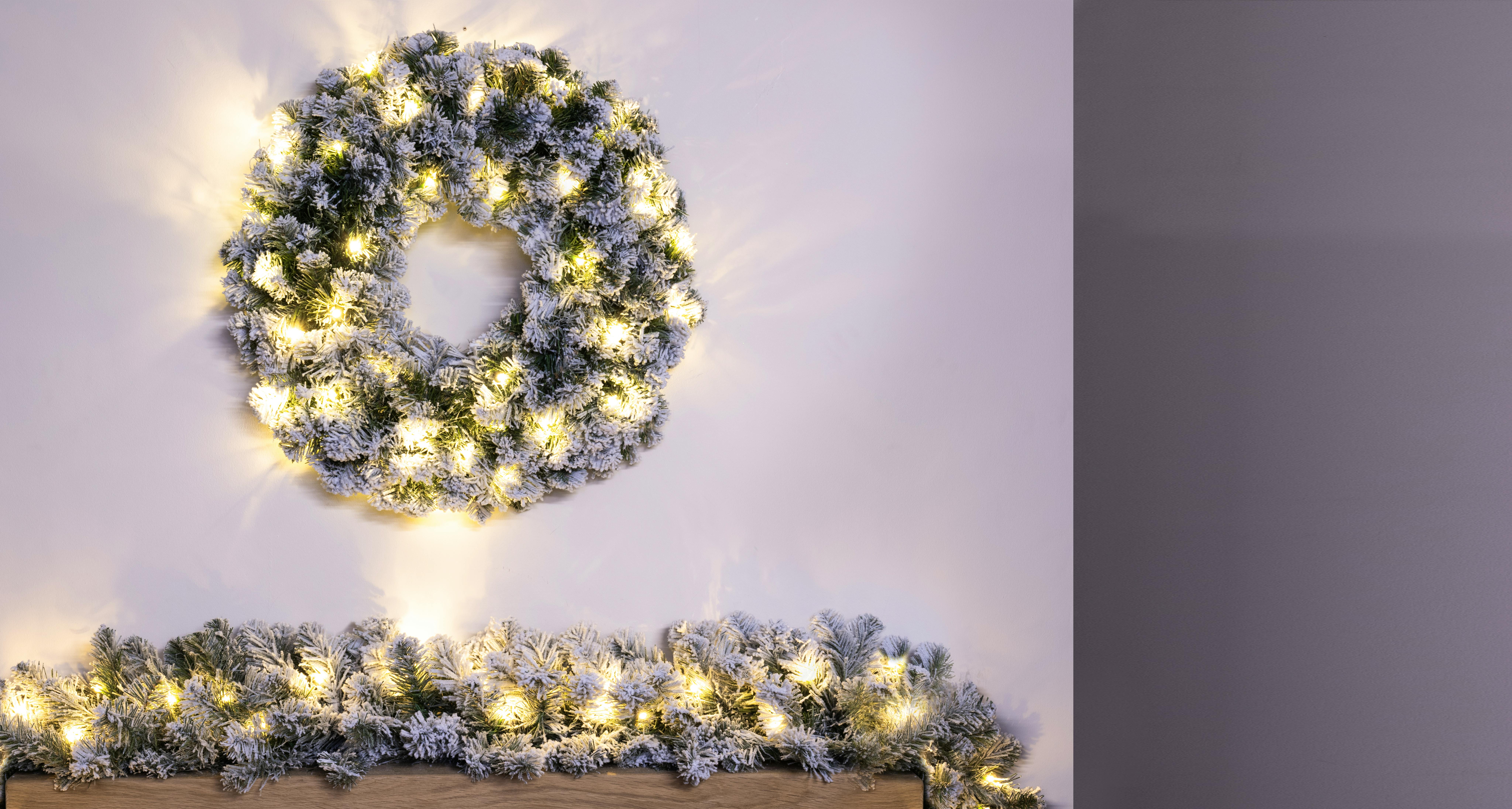 60cm Pre-lit Flocked Extra Thick Arbor Vitae Wreath