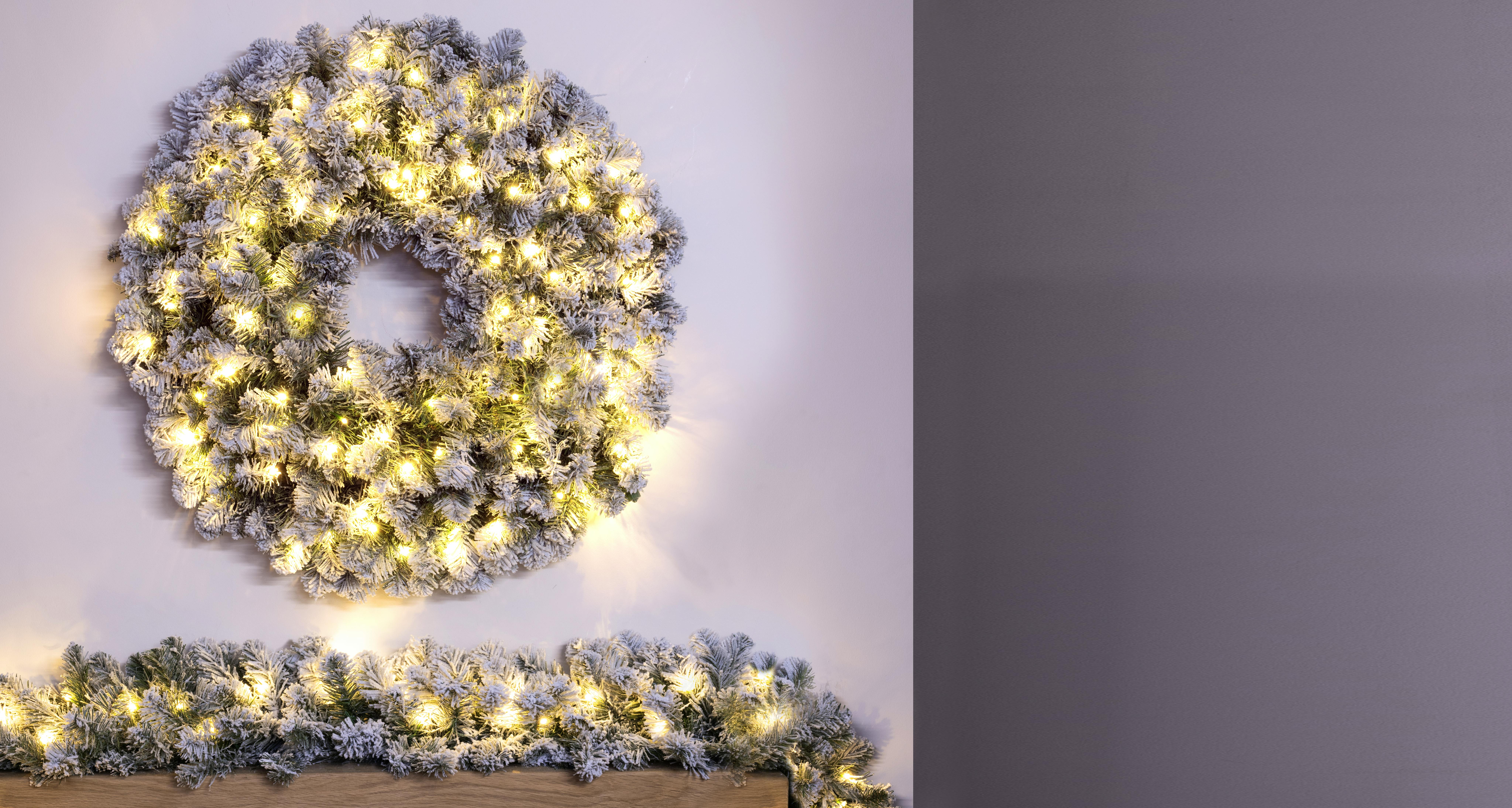 90cm Pre-lit Flocked Extra Thick Arbor Vitae Wreath