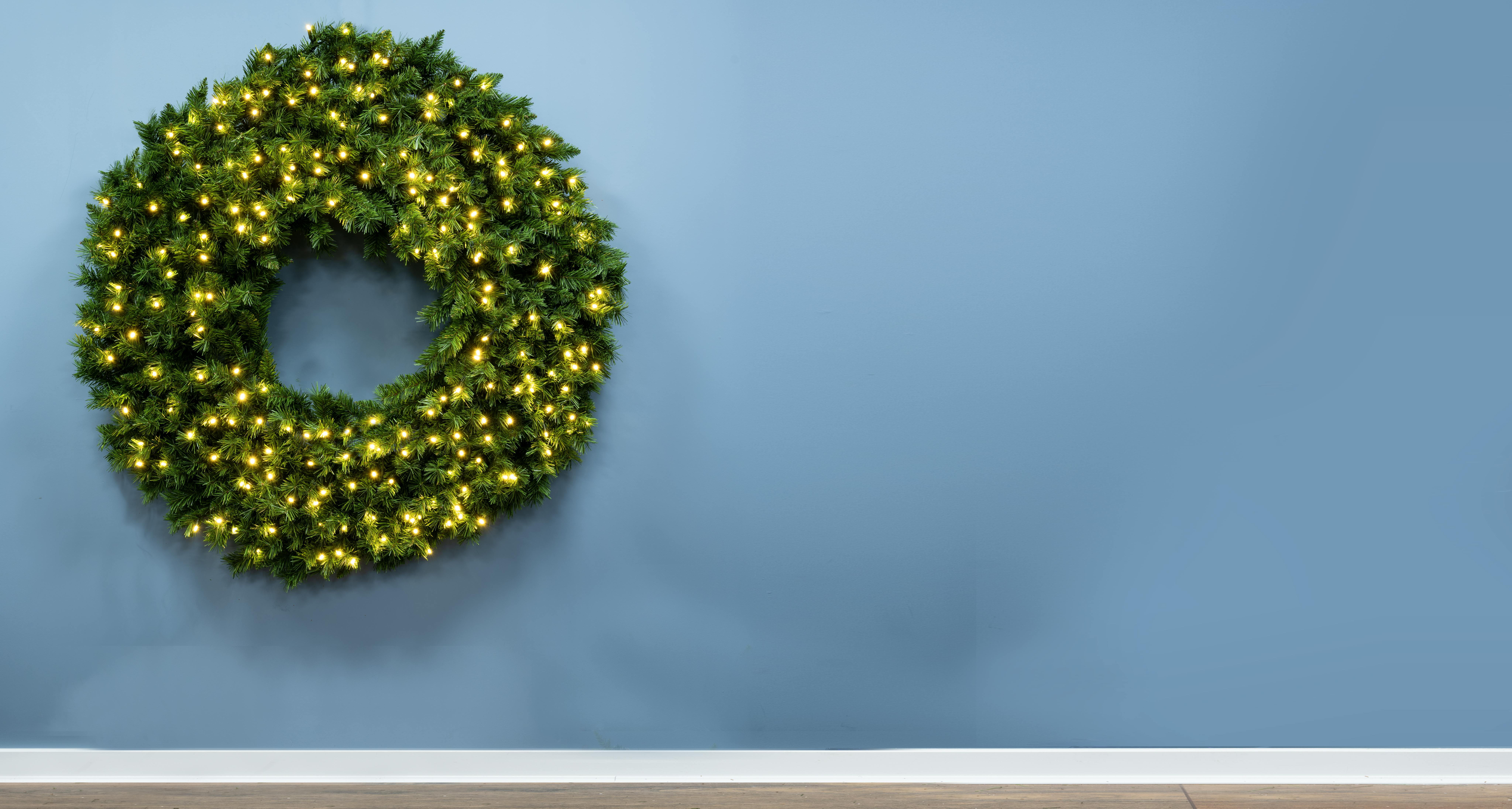 The 120cm Pre-lit Ironwood Wreath - Dual Colour LEDs (1pc)