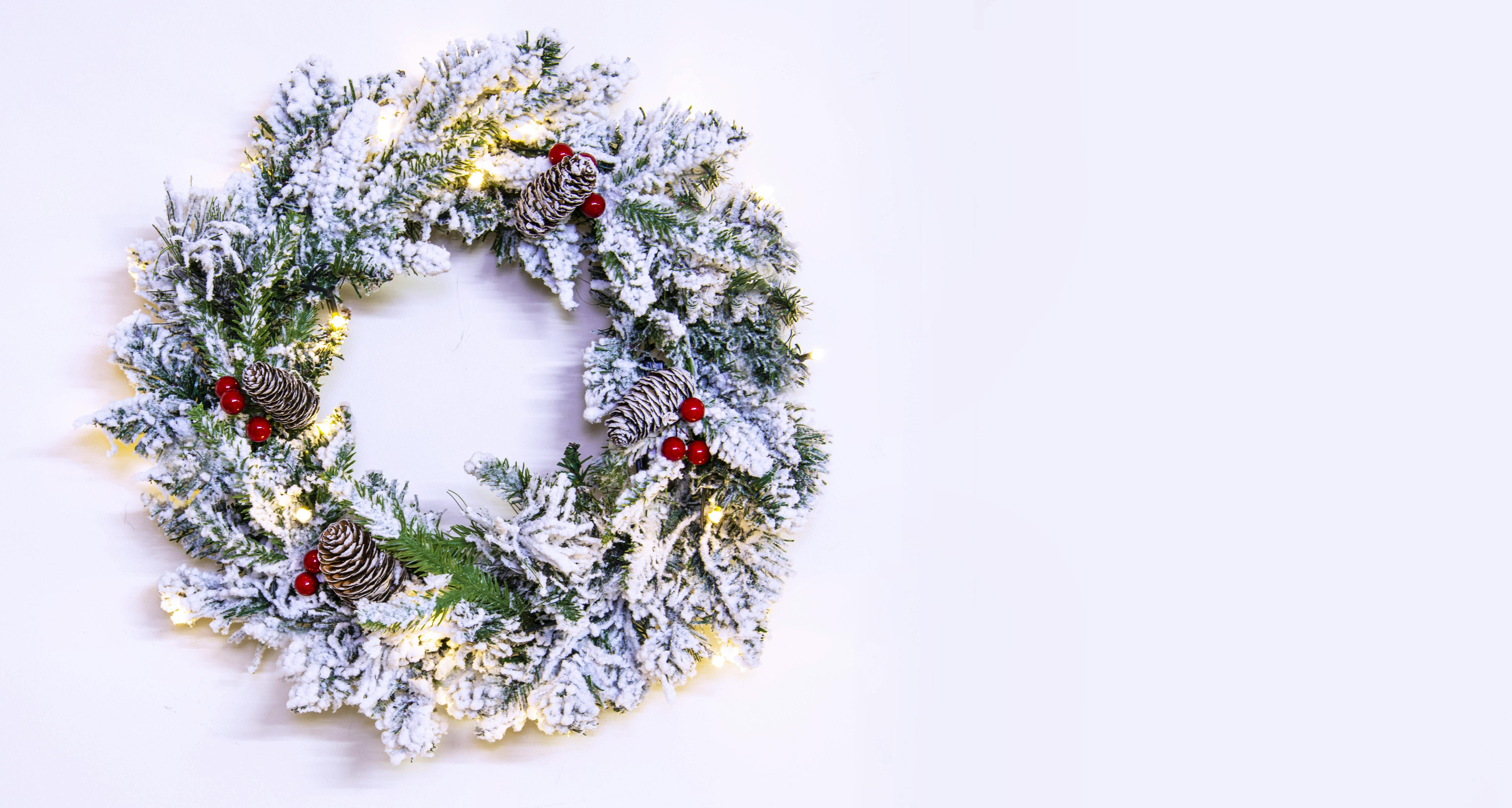 The Pre-lit 45cm Snowy Alpine Wreath
